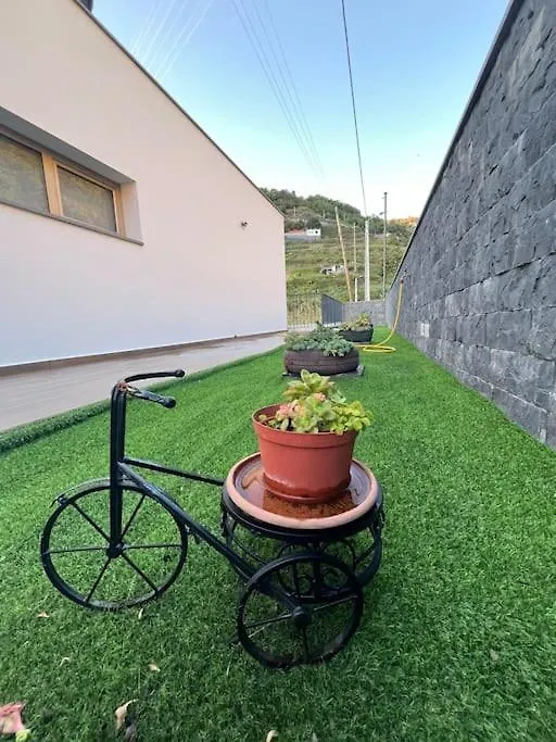 Sunset Valley House Ribeira Brava 0*,  Portugal